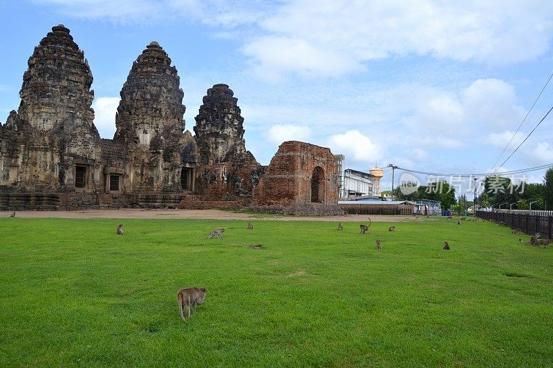 华富里 Prang Sam Yot 寺